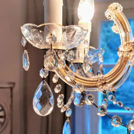 To Hous Μονσάου