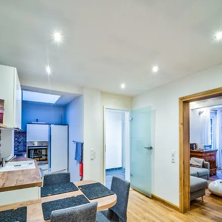 Appartement To Hous Montjoie