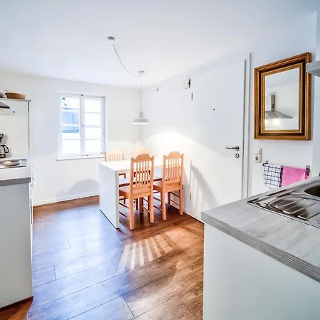 Appartement To Hous *