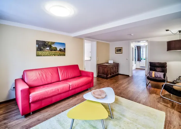 To Hous Μονσάου